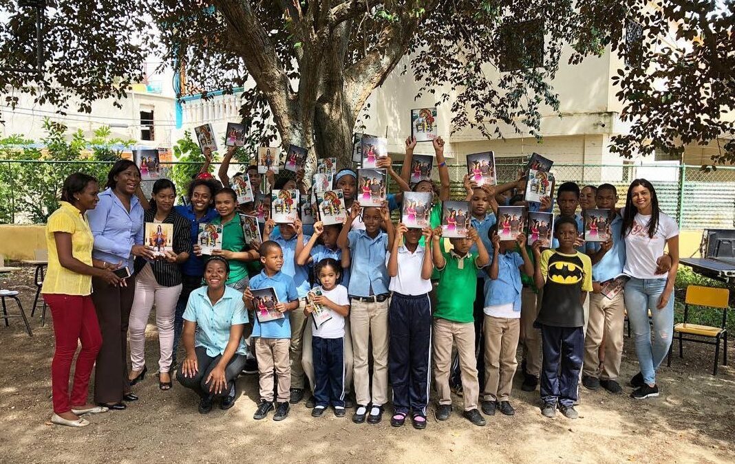 Mission de distribution de fournitures scolaires.